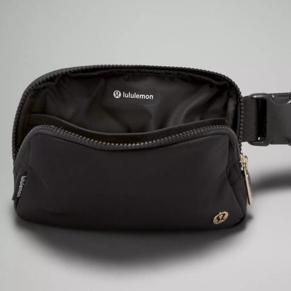 Black Lululemon Everyday Beltbag 1L NWT - Picture 2 of 10